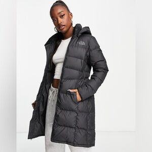 The North Face 550 Women’s Long Down Puffer Coat – Size M
